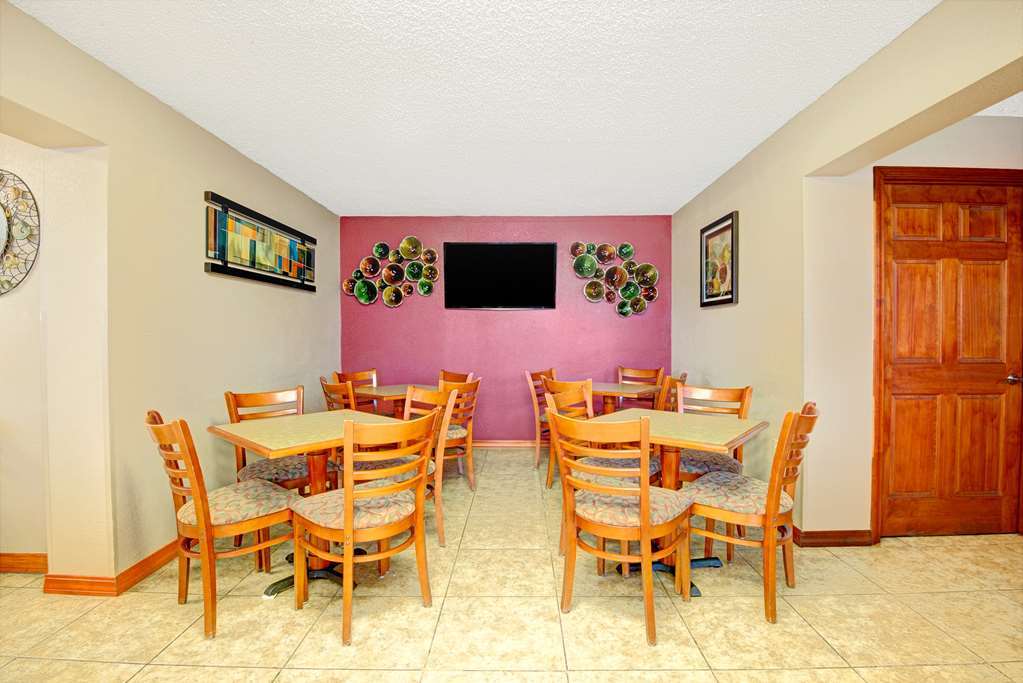 Super 8 By Wyndham Independence Kansas City Ristorante foto