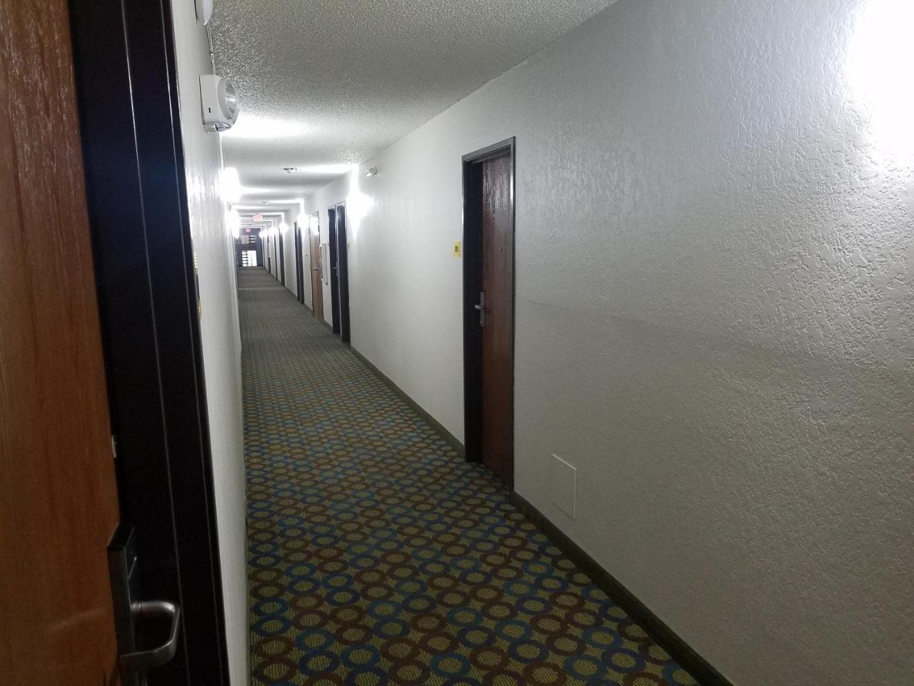 Super 8 By Wyndham Independence Kansas City Esterno foto