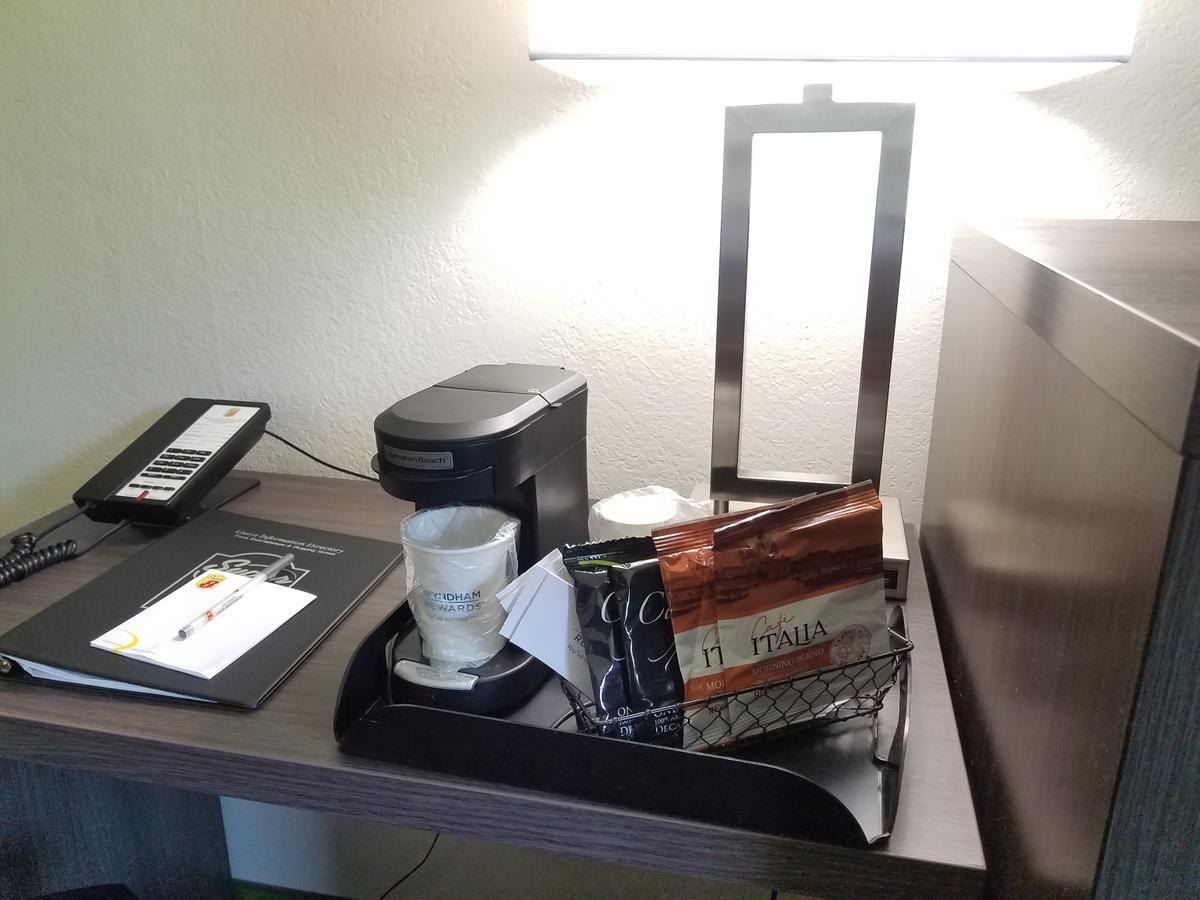 Super 8 By Wyndham Independence Kansas City Esterno foto