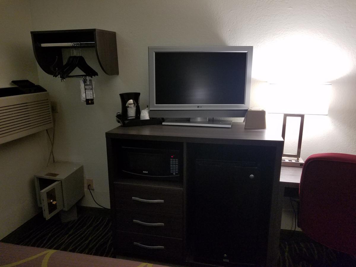 Super 8 By Wyndham Independence Kansas City Esterno foto